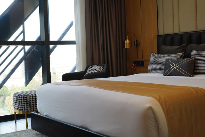 Room 10 of 62