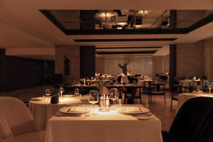 Dining 159 of 208