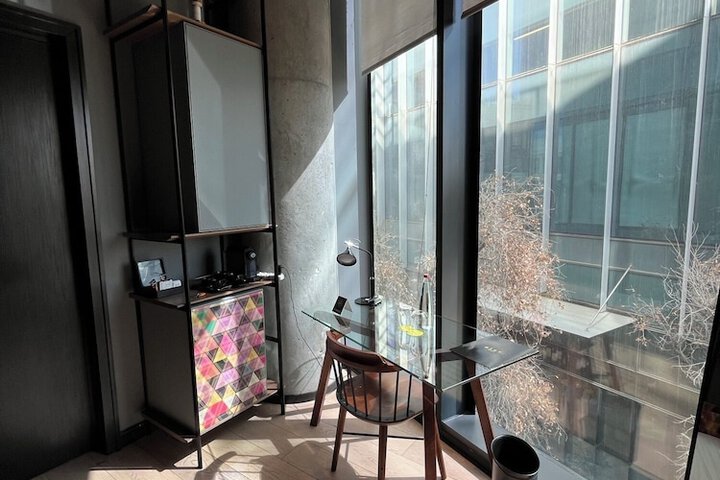 Room 21 of 38