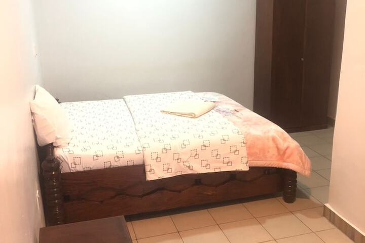 Room 4 of 17