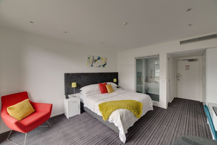 Room 25 of 118