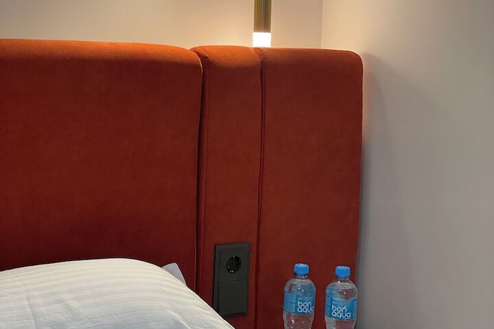 Room 19 of 127