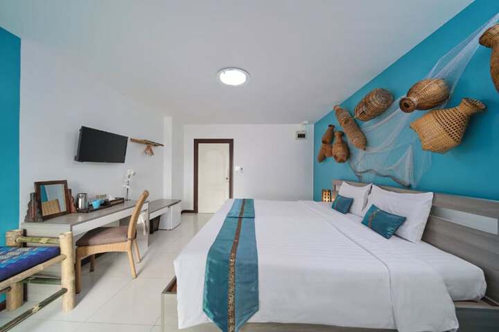 Room 16 of 51