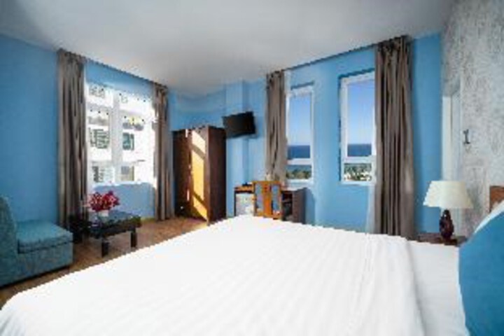 Room 3 of 21
