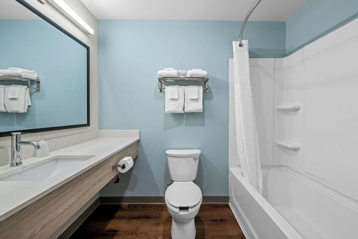 Room 8 of 11