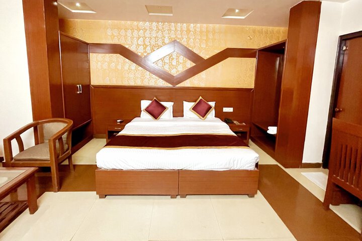 Room 21 of 38