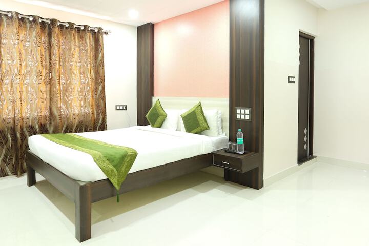 Room 16 of 44