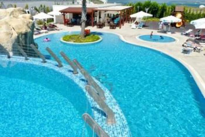 Pool 52 of 63