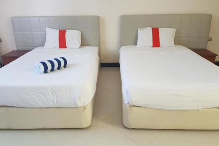 Room 8 of 36