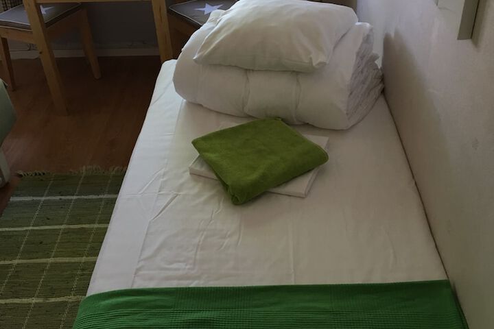 Room 11 of 38