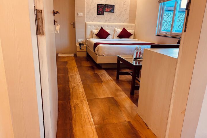 Room 21 of 53