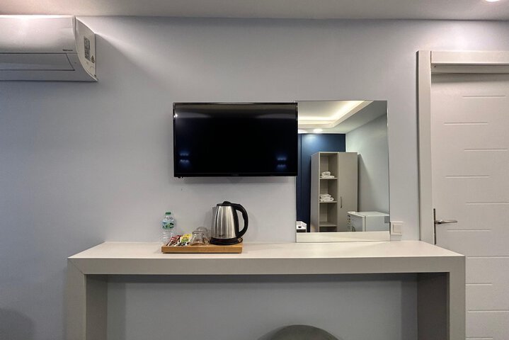Room 12 of 32