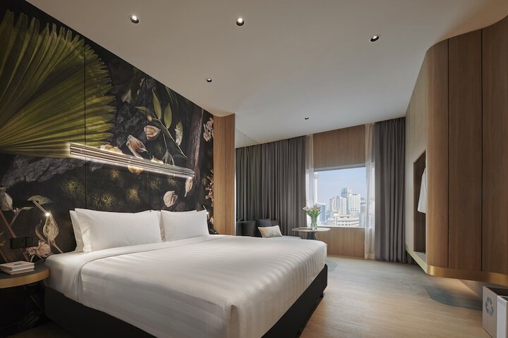 Room 4 of 74