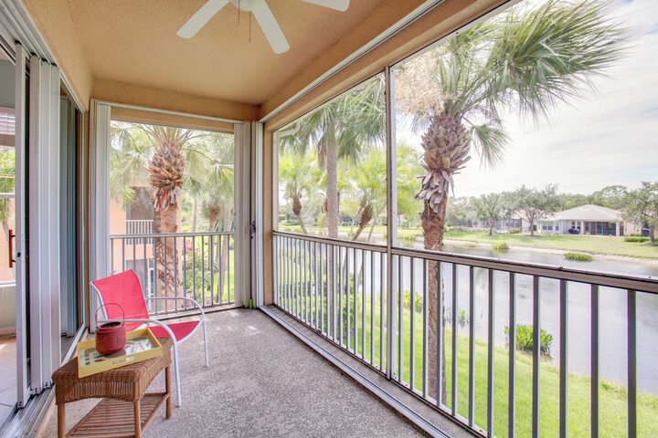 3 Mi to Dtwn Fort Myers: Condo w / Pool & Hot Tub