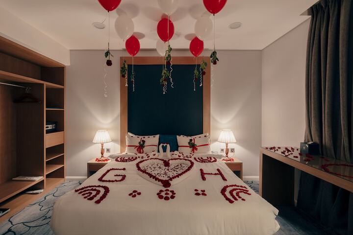 Room 9 of 37