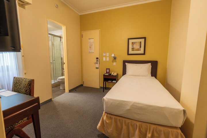 Room 13 of 44