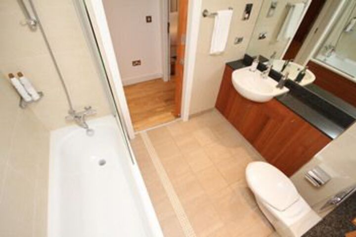 Room 4 of 20