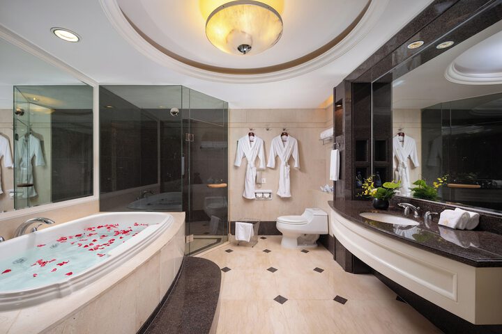 Room 27 of 44