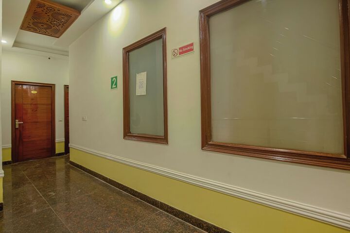 Ballroom/Hall 45 of 51