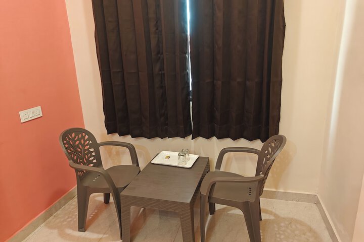 Room 2 of 27