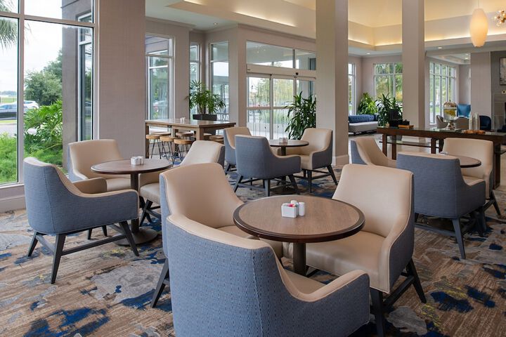 Lobby lounge