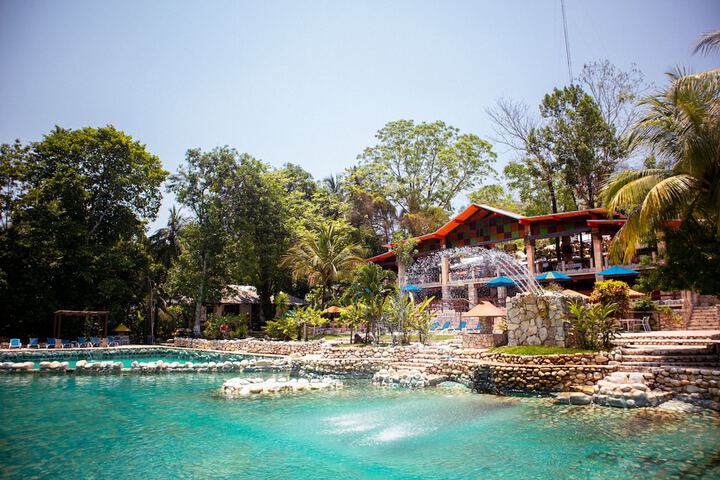 Pool Hotel
