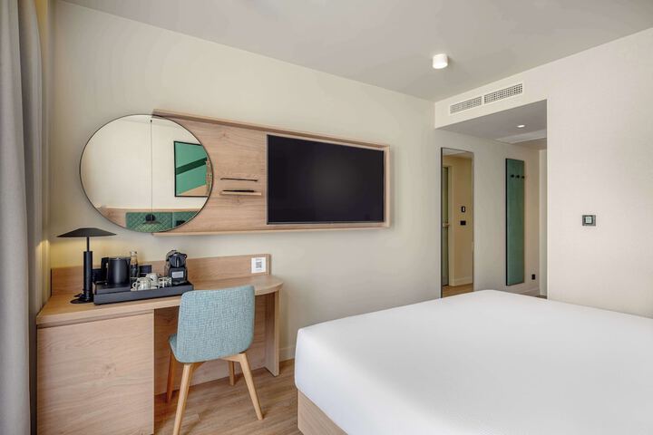 Room 11 of 62
