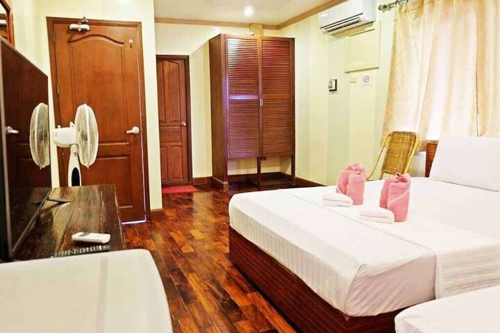 Room 10 of 41
