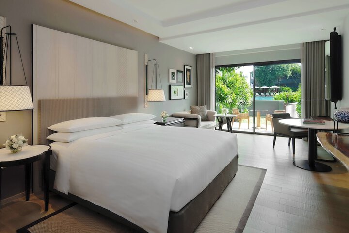 Room 25 of 122