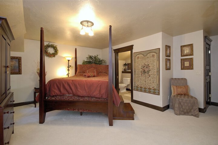 Room 15 of 46