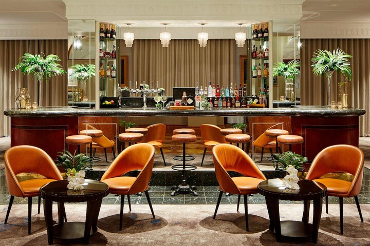 Lounge 54 of 87