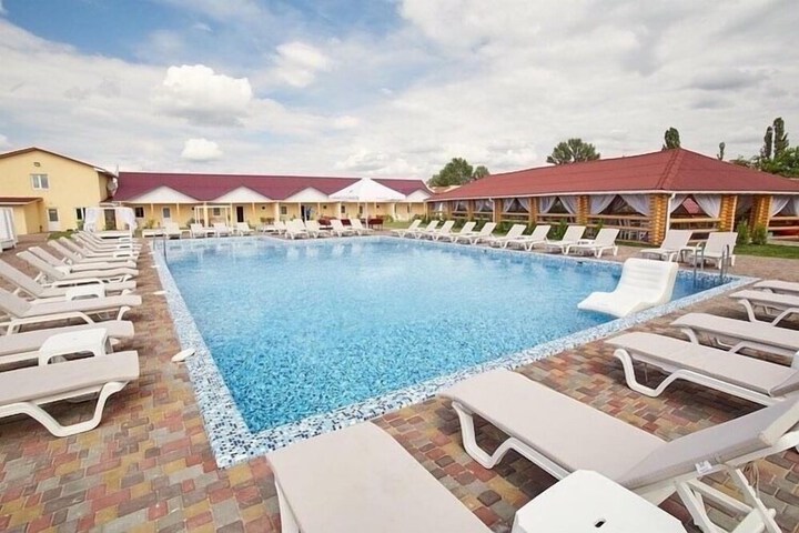 Pool 45 of 56
