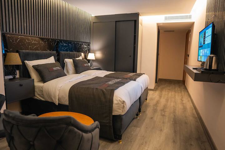 Room 54 of 86
