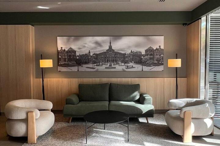 Entrance & Lobby