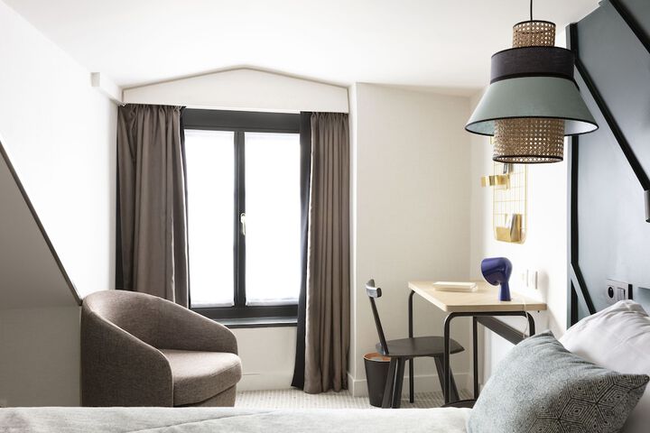 Room 12 of 46