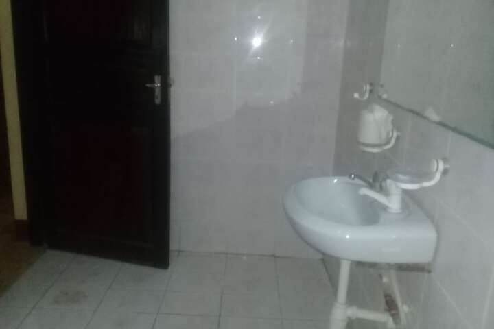 Room 4 of 5
