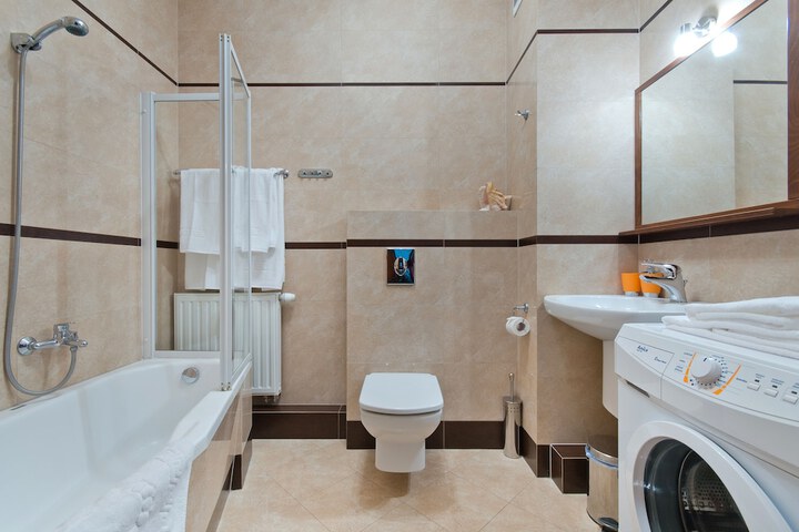 Room 9 of 29