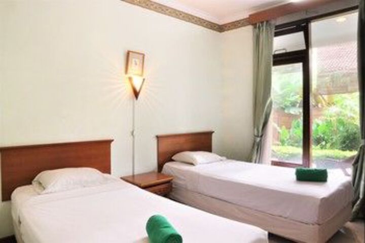 Room 10 of 27