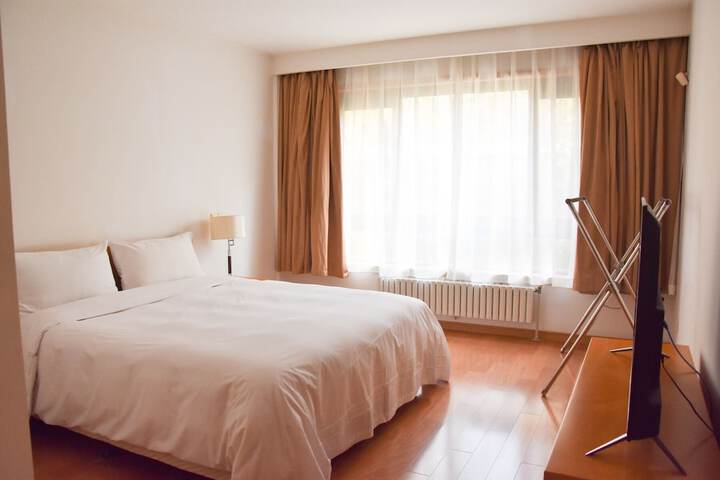 Room 9 of 34