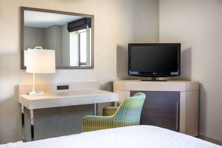 2 Queen Beds (2 of 7)