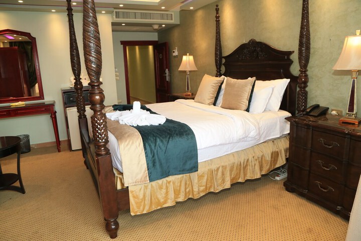 Room 40 of 59