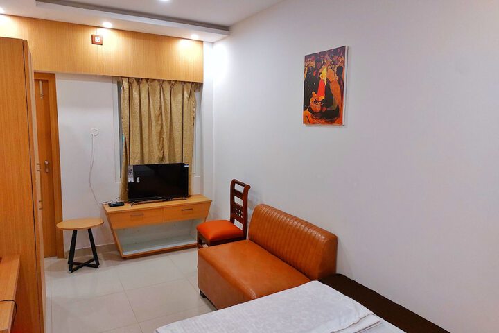 Room 14 of 19