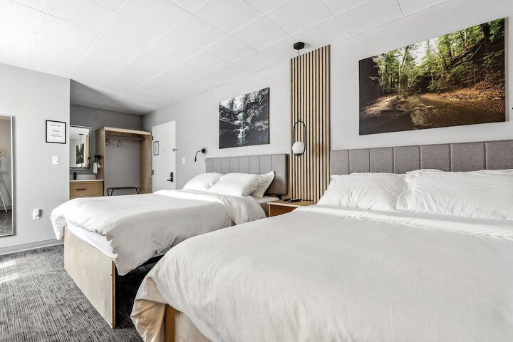 Room 10 of 32