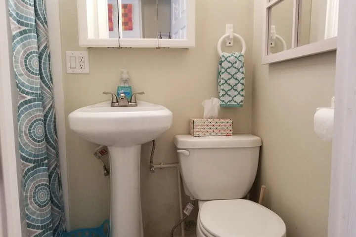 Room 8 of 15