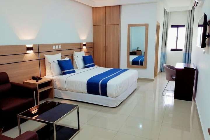 Room 15 of 23