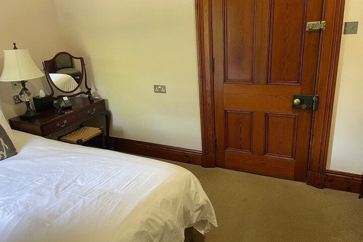 Room 32 of 102