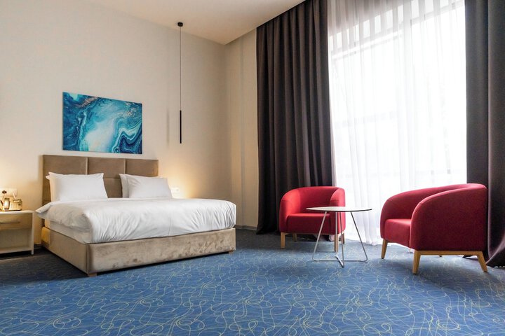 Room 10 of 19