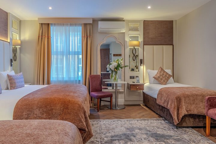 Room 42 of 73