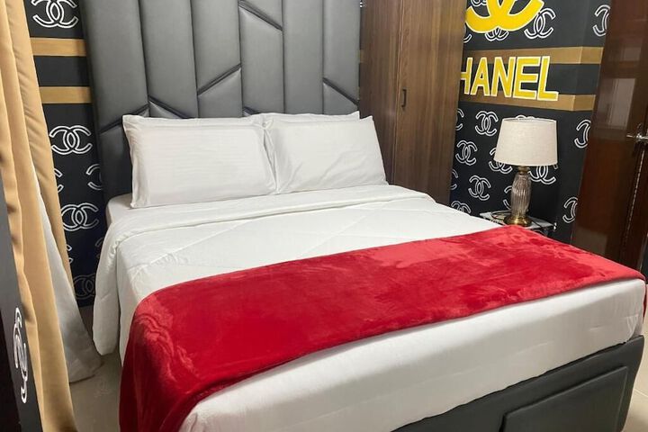 Room 8 of 37