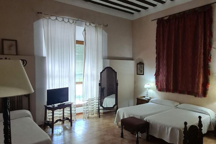 Room 25 of 80